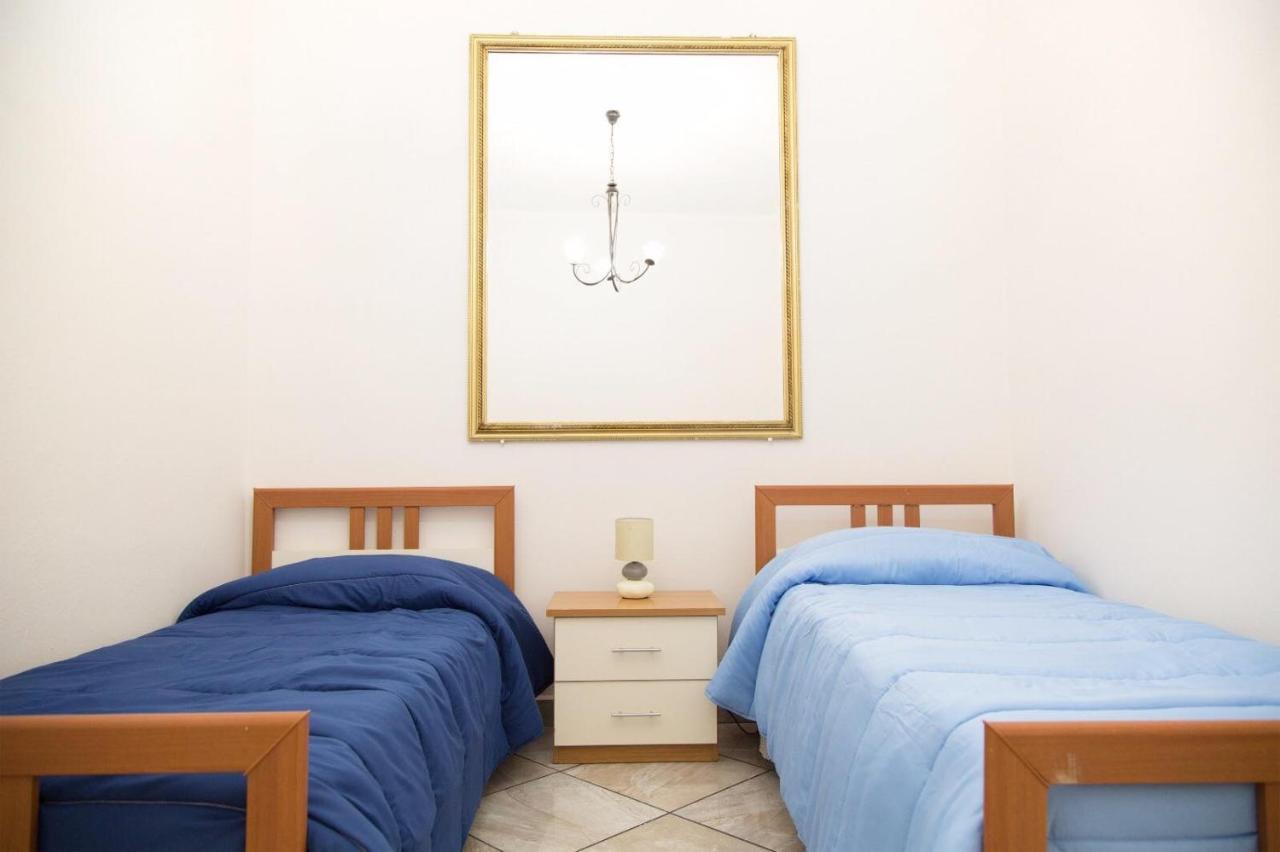 By The Sea Bed & Breakfast Terrasini Bagian luar foto