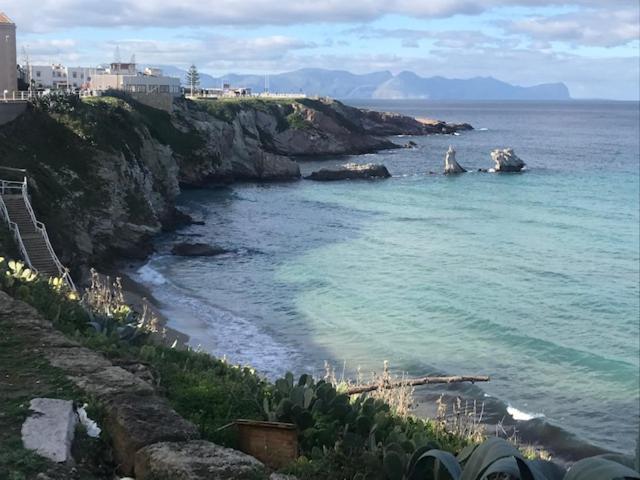 By The Sea Bed & Breakfast Terrasini Bagian luar foto