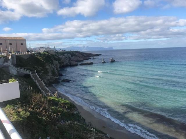 By The Sea Bed & Breakfast Terrasini Bagian luar foto